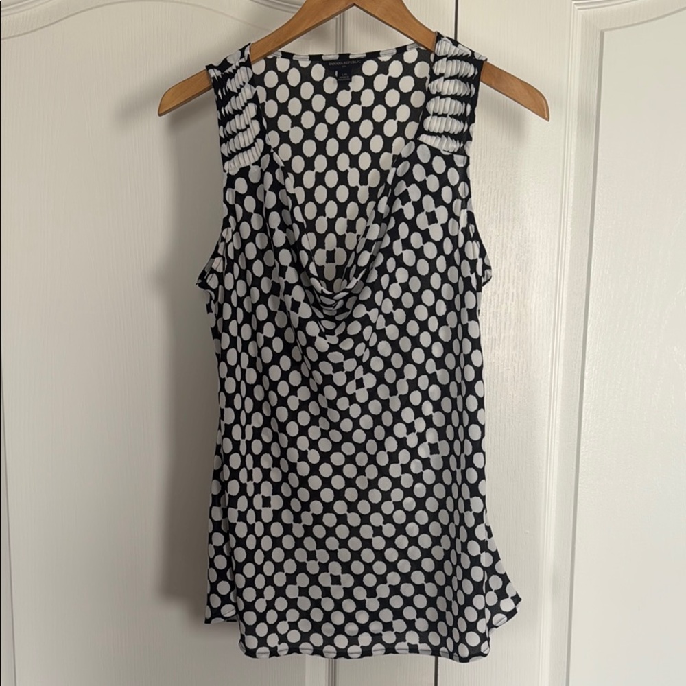 Banana Republic Black and White Ruched Tank Top Size L - Like New - Workwear